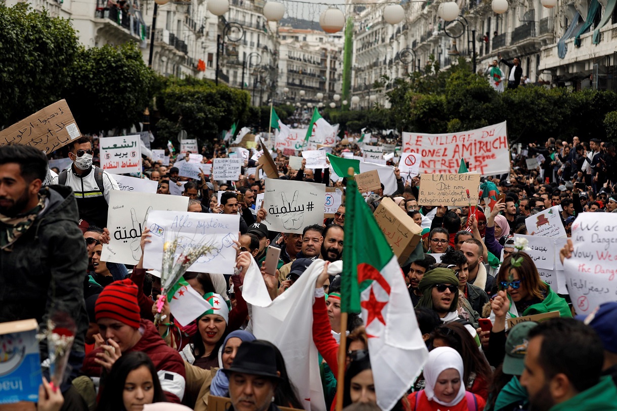 2019/03/2019-03-08T201252Z_949520945_RC16A4985E70_RTRMADP_3_ALGERIA-PROTESTS.jpg